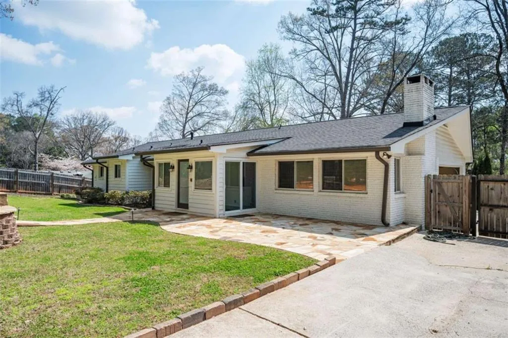 620 Spalding Drive, Sandy Springs, Georgia 30328, 3 Bedrooms Bedrooms, ,2 BathroomsBathrooms,Residential,For Sale,620 Spalding Drive,7743671