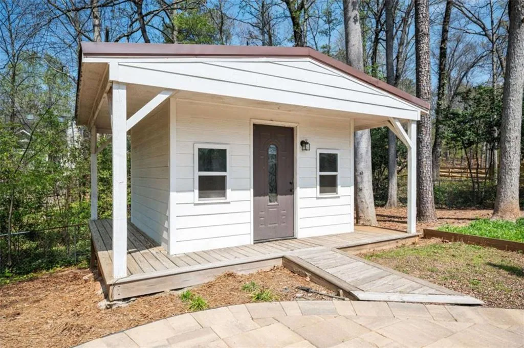 620 Spalding Drive, Sandy Springs, Georgia 30328, 3 Bedrooms Bedrooms, ,2 BathroomsBathrooms,Residential,For Sale,620 Spalding Drive,7743671