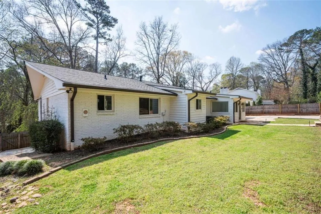 620 Spalding Drive, Sandy Springs, Georgia 30328, 3 Bedrooms Bedrooms, ,2 BathroomsBathrooms,Residential,For Sale,620 Spalding Drive,7743671
