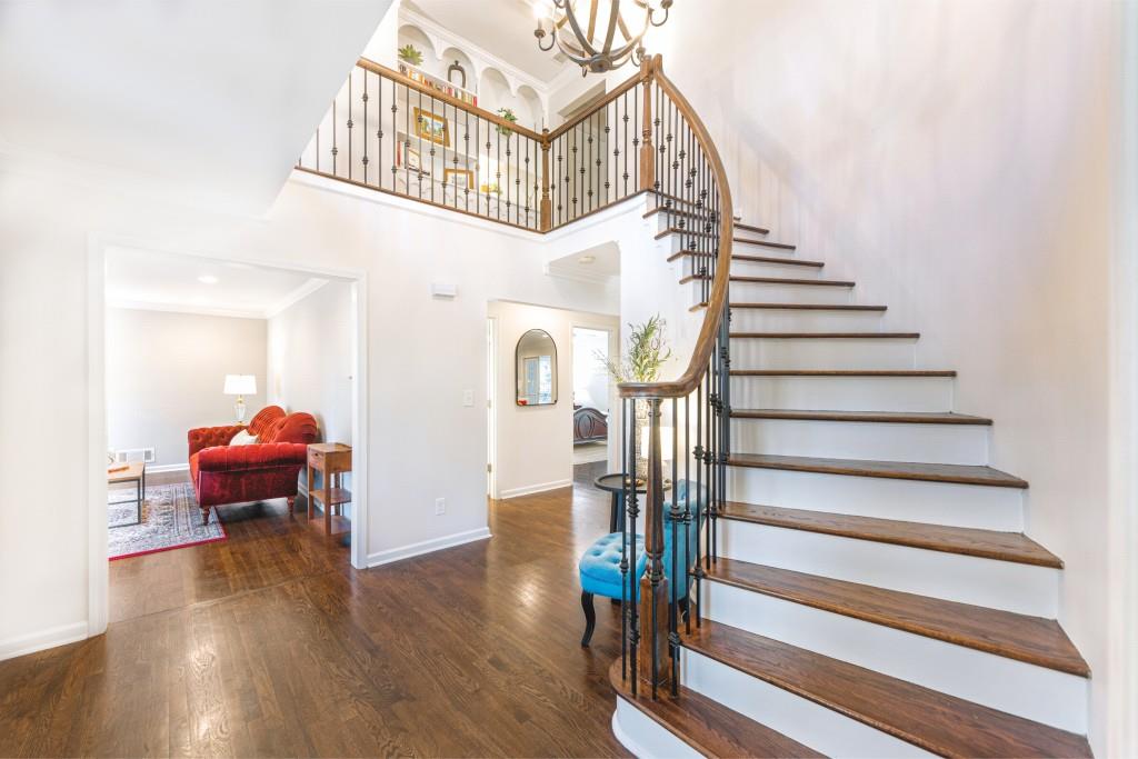 8135 Winged Foot Drive NE, Sandy Springs, Georgia 30350, 6 Bedrooms Bedrooms, ,5 BathroomsBathrooms,Residential,Sold,8135 Winged Foot Drive NE,7307959