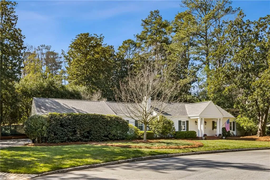 859 Stovall Boulevard Ne, Atlanta, Georgia 30342, 3 Bedrooms Bedrooms, 0 ,2 BathroomsBathrooms,Residential,Sold,859 Stovall Boulevard Ne,7717344