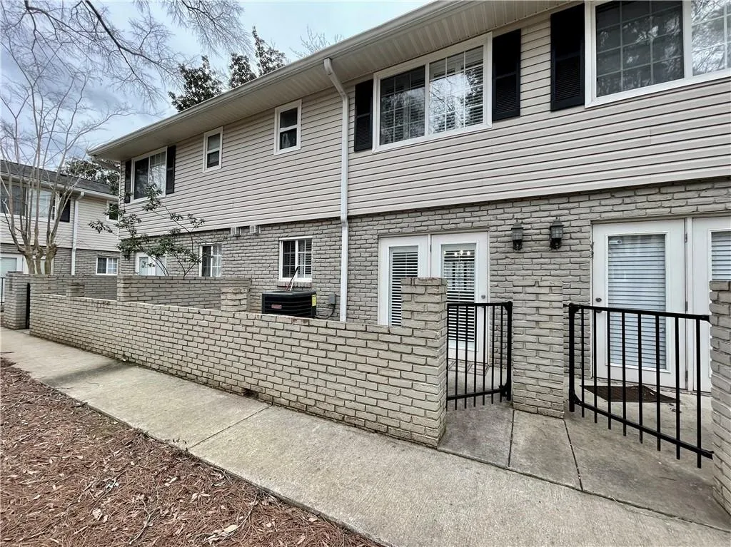 6940 Roswell Road Unit 19e, Sandy Springs, Georgia 30328, 1 Bedroom Bedrooms, ,1 BathroomBathrooms,Residential,Sold,6940 Roswell Road Unit 19e,7017402