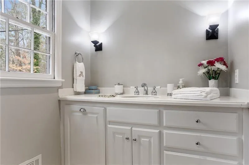 4855 Jett Road, Atlanta, Georgia 30327, 5 Bedrooms Bedrooms, ,5 BathroomsBathrooms,Residential,Sold,4855 Jett Road,6719243