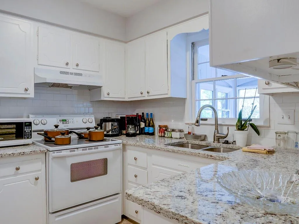 87 Chaumont Square Nw, Atlanta, Georgia 30327, 2 Bedrooms Bedrooms, ,2 BathroomsBathrooms,Residential,Sold,87 Chaumont Square Nw,6508200