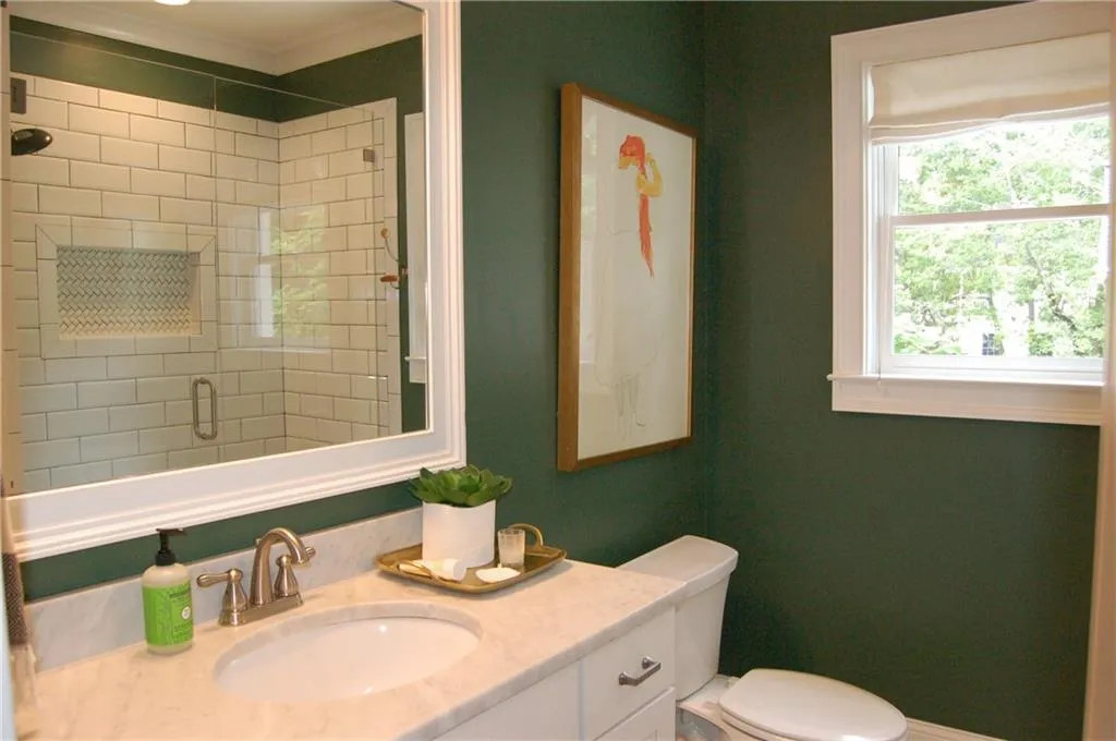 Main level bathroom.
