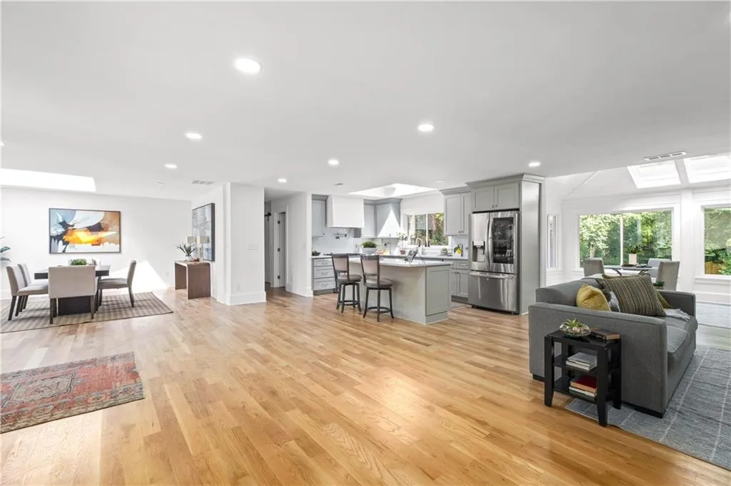 1080 Kingston Drive, Atlanta, Georgia 30342, 6 Bedrooms Bedrooms, ,4 BathroomsBathrooms,Residential,Sold,1080 Kingston Drive,7099074 1080 Kingston Drive, Atlanta, Georgia 30342, 6 Bedrooms Bedrooms, ,4 BathroomsBathrooms,Residential,Sold,1080 Kingston Drive,7099074