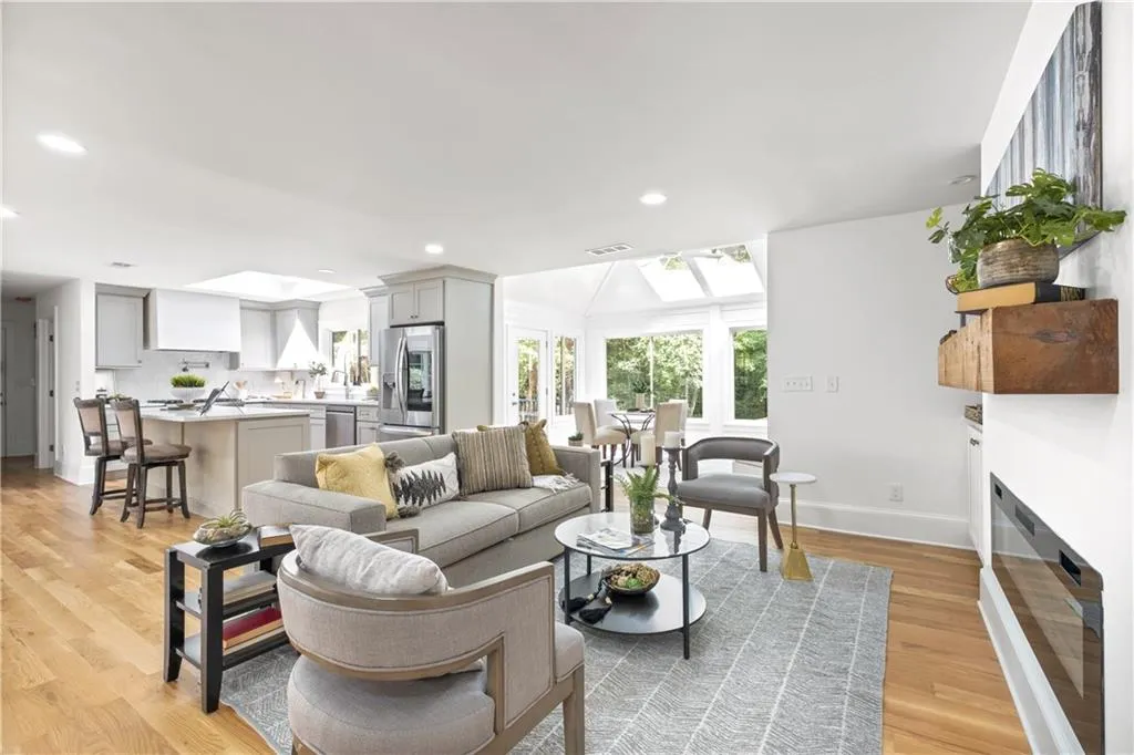 1080 Kingston Drive, Atlanta, Georgia 30342, 6 Bedrooms Bedrooms, ,4 BathroomsBathrooms,Residential,Sold,1080 Kingston Drive,7099074 1080 Kingston Drive, Atlanta, Georgia 30342, 6 Bedrooms Bedrooms, ,4 BathroomsBathrooms,Residential,Sold,1080 Kingston Drive,7099074