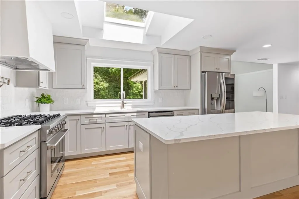 1080 Kingston Drive, Atlanta, Georgia 30342, 6 Bedrooms Bedrooms, ,4 BathroomsBathrooms,Residential,Sold,1080 Kingston Drive,7099074 1080 Kingston Drive, Atlanta, Georgia 30342, 6 Bedrooms Bedrooms, ,4 BathroomsBathrooms,Residential,Sold,1080 Kingston Drive,7099074