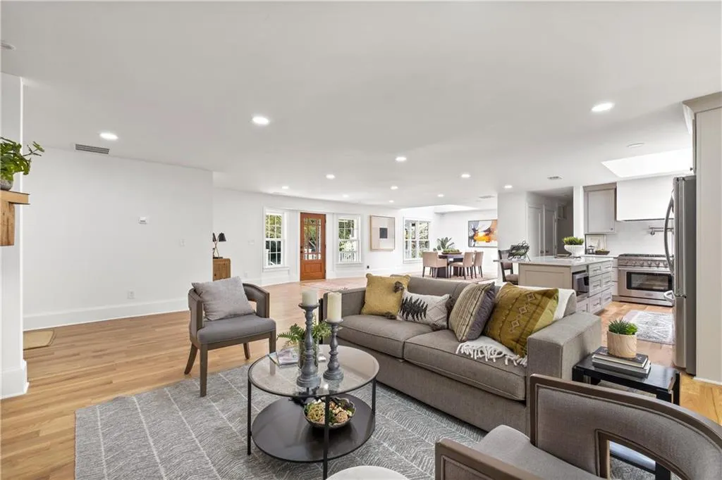 1080 Kingston Drive, Atlanta, Georgia 30342, 6 Bedrooms Bedrooms, ,4 BathroomsBathrooms,Residential,Sold,1080 Kingston Drive,7099074 1080 Kingston Drive, Atlanta, Georgia 30342, 6 Bedrooms Bedrooms, ,4 BathroomsBathrooms,Residential,Sold,1080 Kingston Drive,7099074