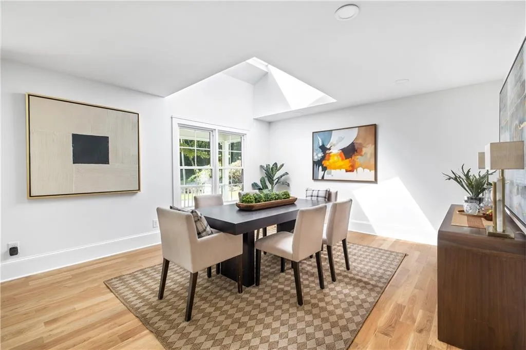 1080 Kingston Drive, Atlanta, Georgia 30342, 6 Bedrooms Bedrooms, ,4 BathroomsBathrooms,Residential,Sold,1080 Kingston Drive,7099074 1080 Kingston Drive, Atlanta, Georgia 30342, 6 Bedrooms Bedrooms, ,4 BathroomsBathrooms,Residential,Sold,1080 Kingston Drive,7099074