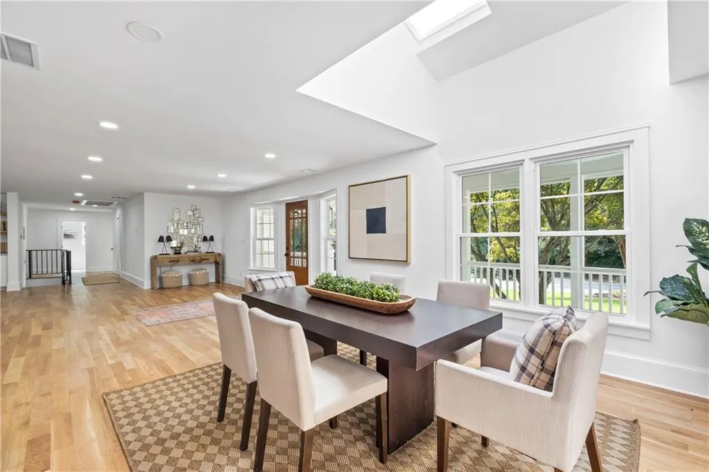 1080 Kingston Drive, Atlanta, Georgia 30342, 6 Bedrooms Bedrooms, ,4 BathroomsBathrooms,Residential,Sold,1080 Kingston Drive,7099074 1080 Kingston Drive, Atlanta, Georgia 30342, 6 Bedrooms Bedrooms, ,4 BathroomsBathrooms,Residential,Sold,1080 Kingston Drive,7099074