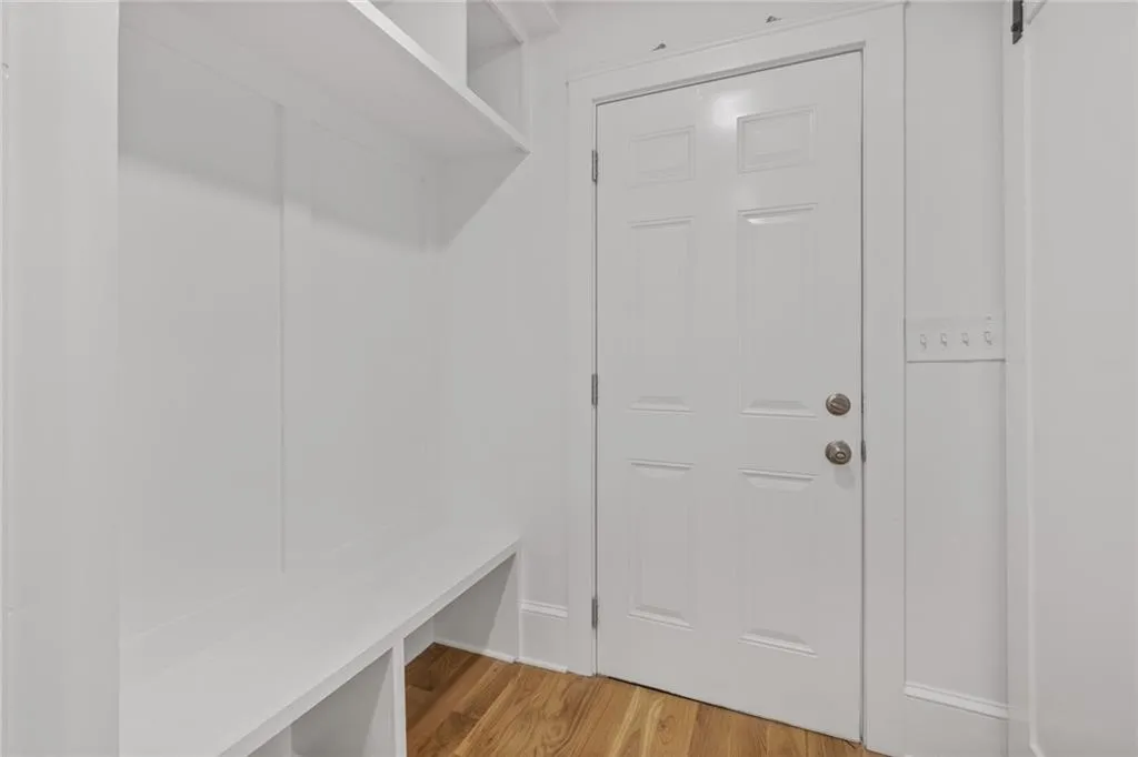 1080 Kingston Drive, Atlanta, Georgia 30342, 6 Bedrooms Bedrooms, ,4 BathroomsBathrooms,Residential,Sold,1080 Kingston Drive,7099074 1080 Kingston Drive, Atlanta, Georgia 30342, 6 Bedrooms Bedrooms, ,4 BathroomsBathrooms,Residential,Sold,1080 Kingston Drive,7099074