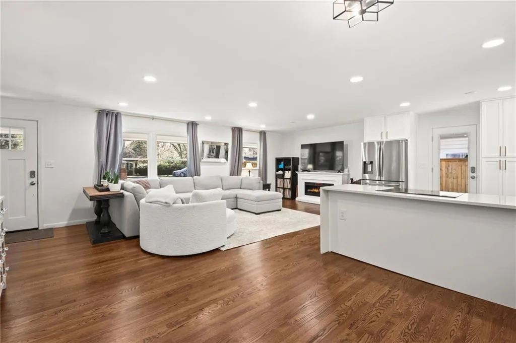 310 Brook Drive, Atlanta, Georgia 30328, 3 Bedrooms Bedrooms, ,2 BathroomsBathrooms,Residential,For Sale,310 Brook Drive,7713930