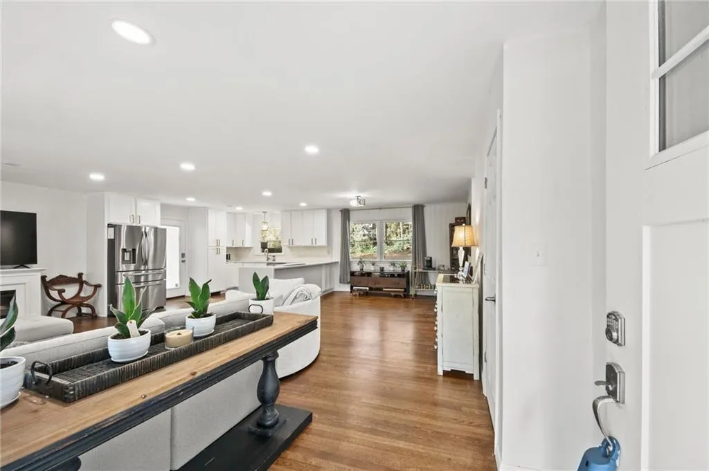 310 Brook Drive, Atlanta, Georgia 30328, 3 Bedrooms Bedrooms, ,2 BathroomsBathrooms,Residential,For Sale,310 Brook Drive,7713930