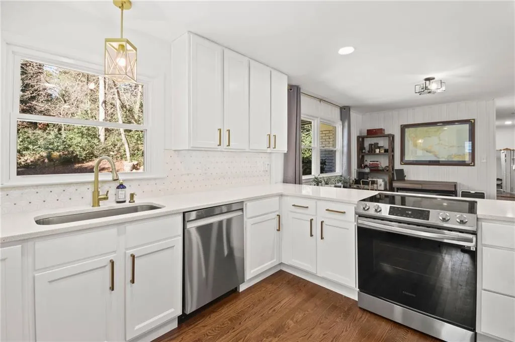 310 Brook Drive, Atlanta, Georgia 30328, 3 Bedrooms Bedrooms, ,2 BathroomsBathrooms,Residential,For Sale,310 Brook Drive,7713930