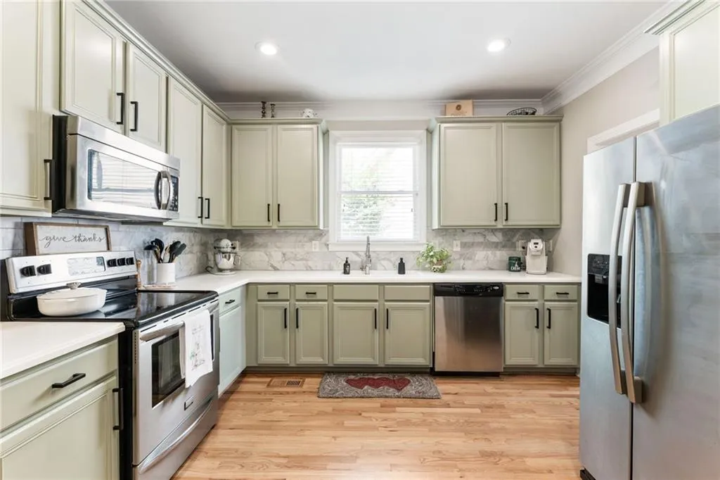 2134 Whittier Place Nw, Atlanta, Georgia 30318, 3 Bedrooms Bedrooms, ,2 BathroomsBathrooms,Residential,For Sale,2134 Whittier Place Nw,7625266