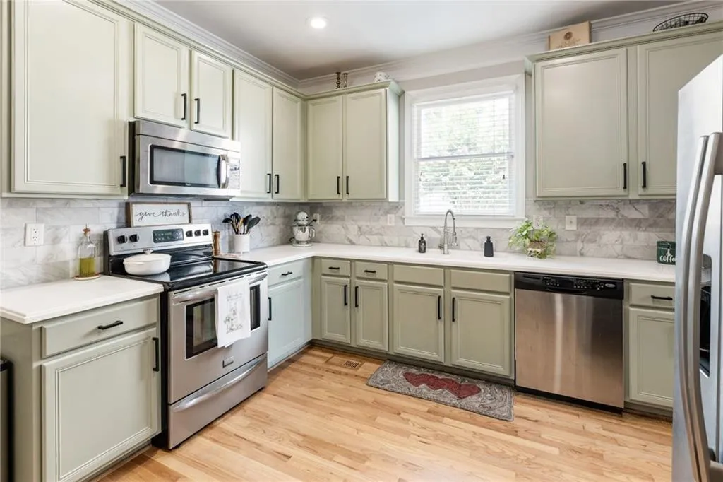 2134 Whittier Place Nw, Atlanta, Georgia 30318, 3 Bedrooms Bedrooms, ,2 BathroomsBathrooms,Residential,For Sale,2134 Whittier Place Nw,7625266