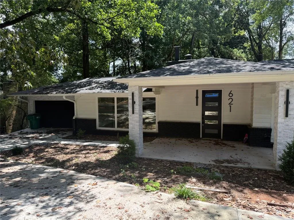 621 Hammond Drive, Atlanta, Georgia 30328, 5 Bedrooms Bedrooms, ,5 BathroomsBathrooms,Residential,For Sale,621 Hammond Drive,7632061