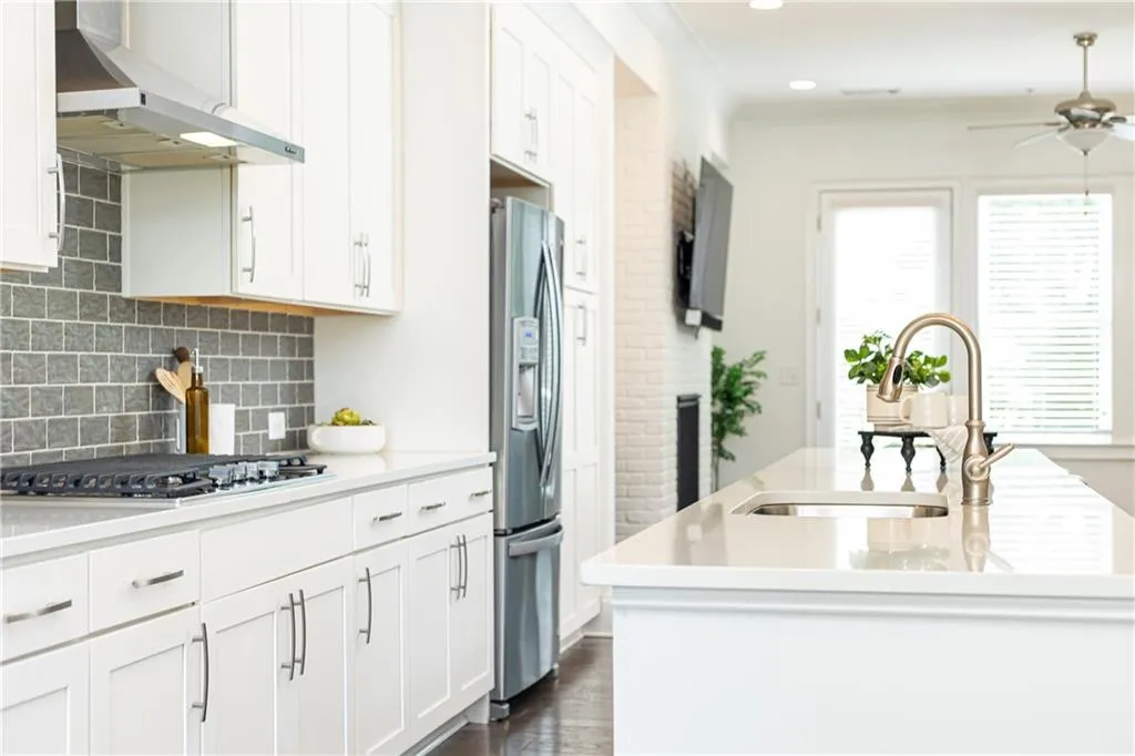 6637 Cadence Boulevard, Atlanta, Georgia 30328, 4 Bedrooms Bedrooms, ,4 BathroomsBathrooms,Residential,Sold,6637 Cadence Boulevard,7412813