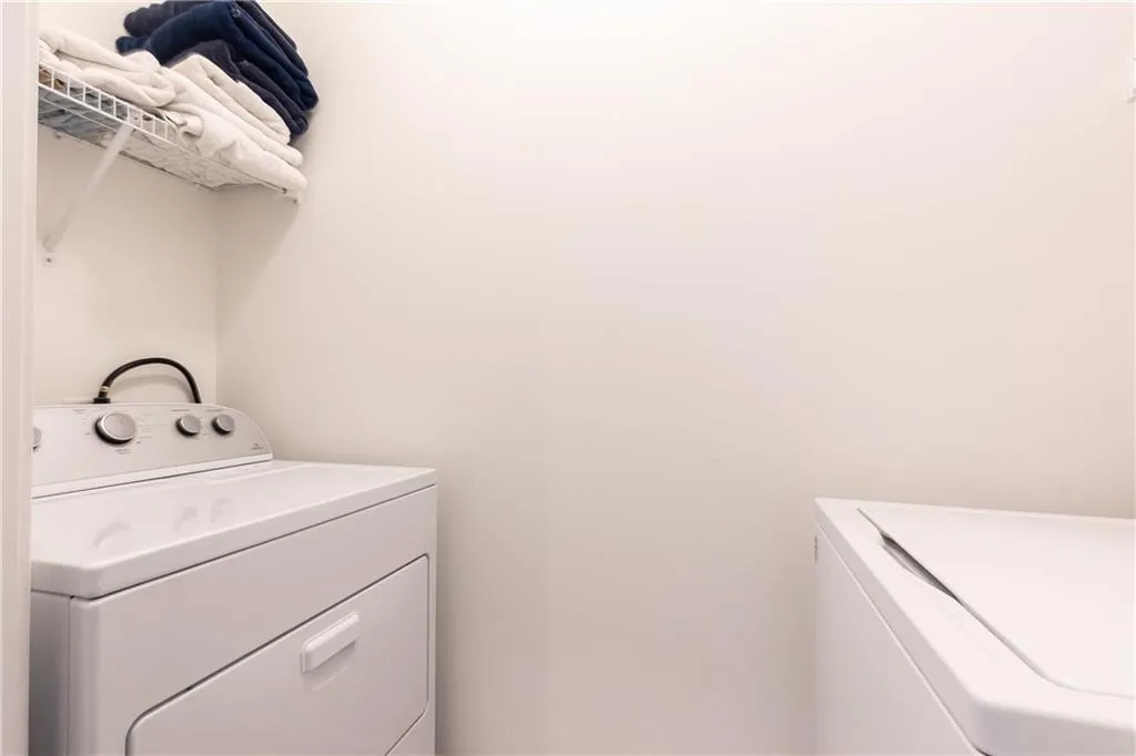 6637 Cadence Boulevard, Atlanta, Georgia 30328, 4 Bedrooms Bedrooms, ,4 BathroomsBathrooms,Residential,Sold,6637 Cadence Boulevard,7412813