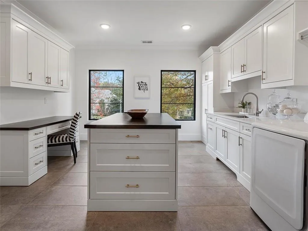 4736 Lake Forrest Drive, Sandy Springs, Georgia 30342, 6 Bedrooms Bedrooms, ,6 BathroomsBathrooms,Residential,Sold,4736 Lake Forrest Drive,6970968 4736 Lake Forrest Drive, Sandy Springs, Georgia 30342, 6 Bedrooms Bedrooms, ,6 BathroomsBathrooms,Residential,Sold,4736 Lake Forrest Drive,6970968