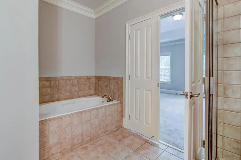 5470 Glenridge Park, Atlanta, Georgia 30342, 2 Bedrooms Bedrooms, ,2 BathroomsBathrooms,Residential,Sold,5470 Glenridge Park,5941806