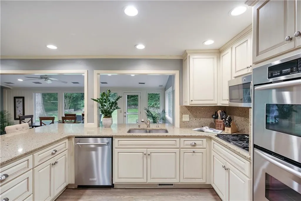 505 North Harbor Drive, Sandy Springs, Georgia 30328, 4 Bedrooms Bedrooms, ,3 BathroomsBathrooms,Residential,Sold,505 North Harbor Drive,7378426