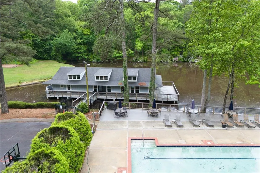 505 North Harbor Drive, Sandy Springs, Georgia 30328, 4 Bedrooms Bedrooms, ,3 BathroomsBathrooms,Residential,Sold,505 North Harbor Drive,7378426