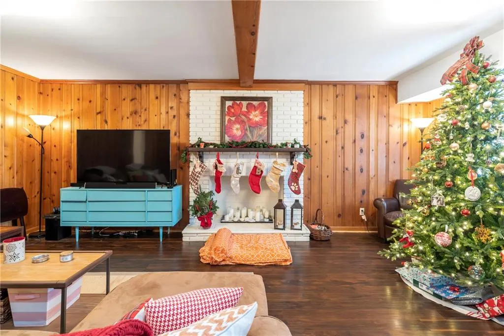 6500 Williamson Drive, Sandy Springs, Georgia 30328, 4 Bedrooms Bedrooms, ,3 BathroomsBathrooms,Residential,Sold,6500 Williamson Drive,6114268