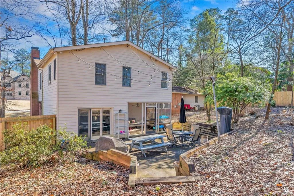 6500 Williamson Drive, Sandy Springs, Georgia 30328, 4 Bedrooms Bedrooms, ,3 BathroomsBathrooms,Residential,Sold,6500 Williamson Drive,6114268