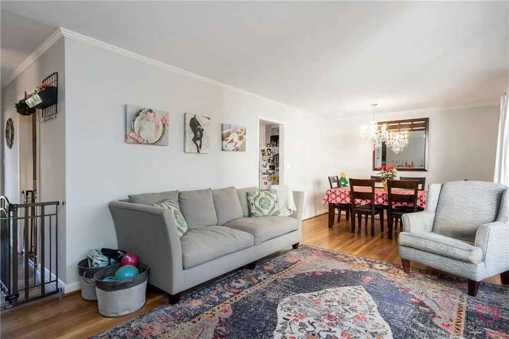 6500 Williamson Drive, Sandy Springs, Georgia 30328, 4 Bedrooms Bedrooms, ,3 BathroomsBathrooms,Residential,Sold,6500 Williamson Drive,6114268