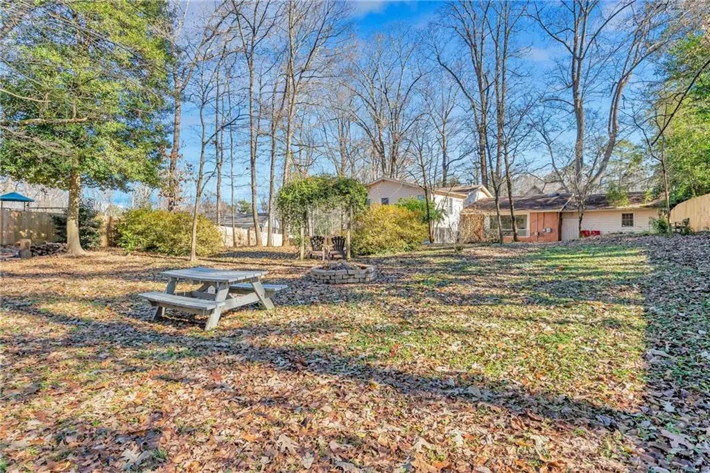 6500 Williamson Drive, Sandy Springs, Georgia 30328, 4 Bedrooms Bedrooms, ,3 BathroomsBathrooms,Residential,Sold,6500 Williamson Drive,6114268