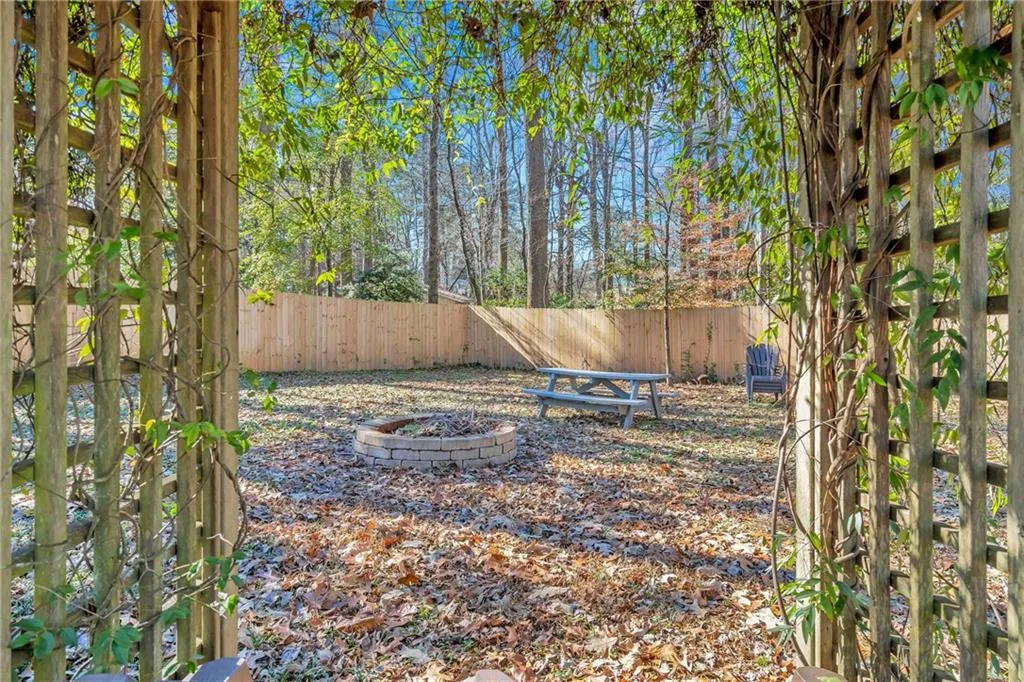 6500 Williamson Drive, Sandy Springs, Georgia 30328, 4 Bedrooms Bedrooms, ,3 BathroomsBathrooms,Residential,Sold,6500 Williamson Drive,6114268