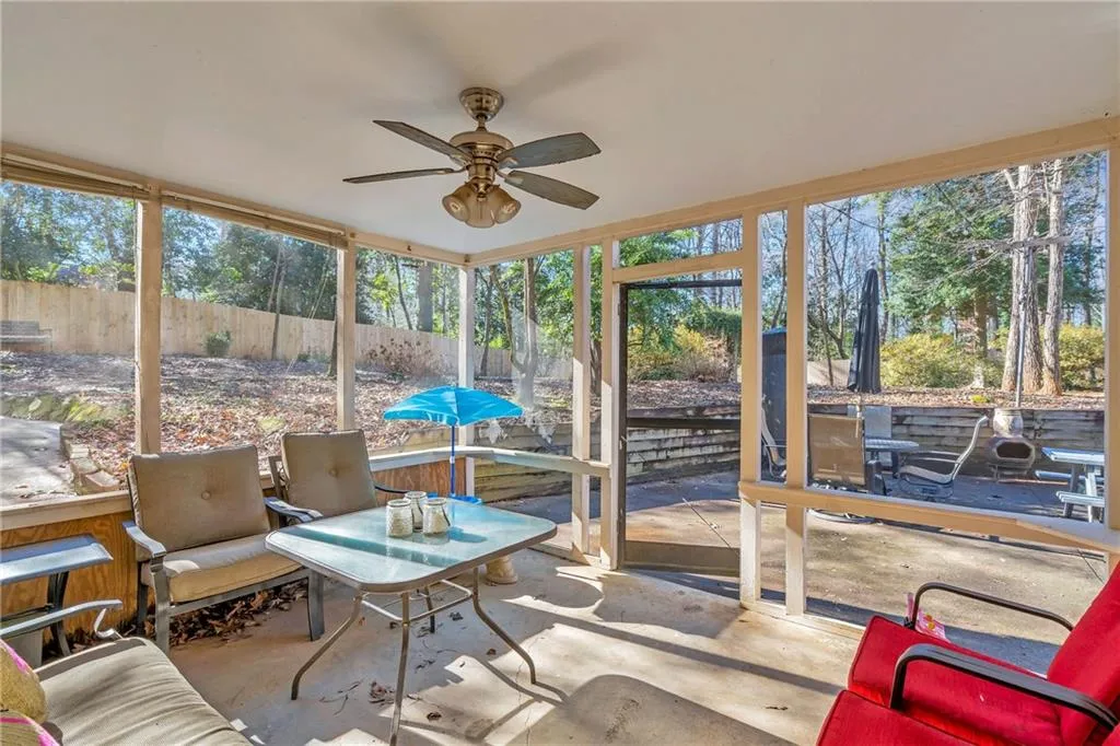 6500 Williamson Drive, Sandy Springs, Georgia 30328, 4 Bedrooms Bedrooms, ,3 BathroomsBathrooms,Residential,Sold,6500 Williamson Drive,6114268