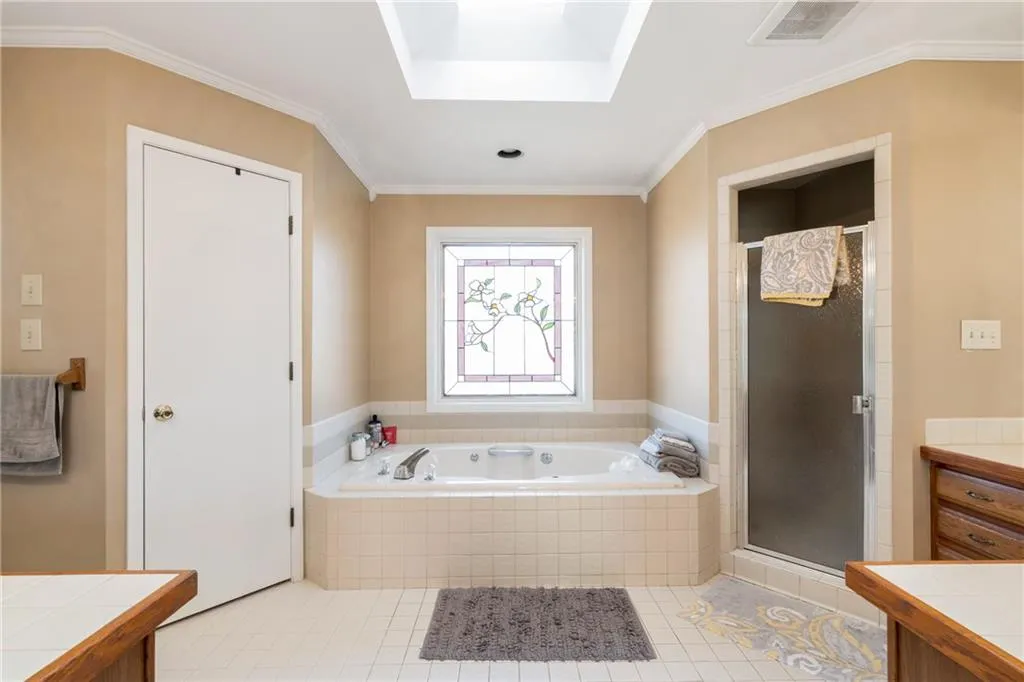 6500 Williamson Drive, Sandy Springs, Georgia 30328, 4 Bedrooms Bedrooms, ,3 BathroomsBathrooms,Residential,Sold,6500 Williamson Drive,6114268