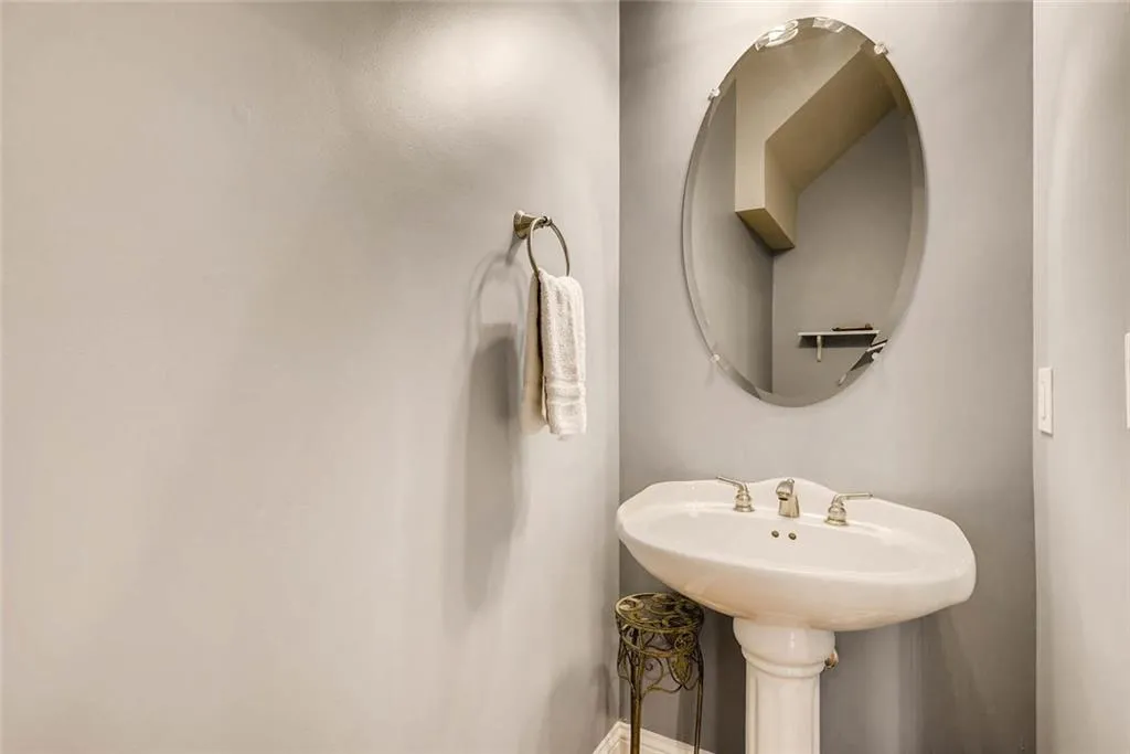 37 High Top Road Unit 13, Atlanta, Georgia 30328, 3 Bedrooms Bedrooms, ,3 BathroomsBathrooms,Residential,Sold,37 High Top Road Unit 13,6030250