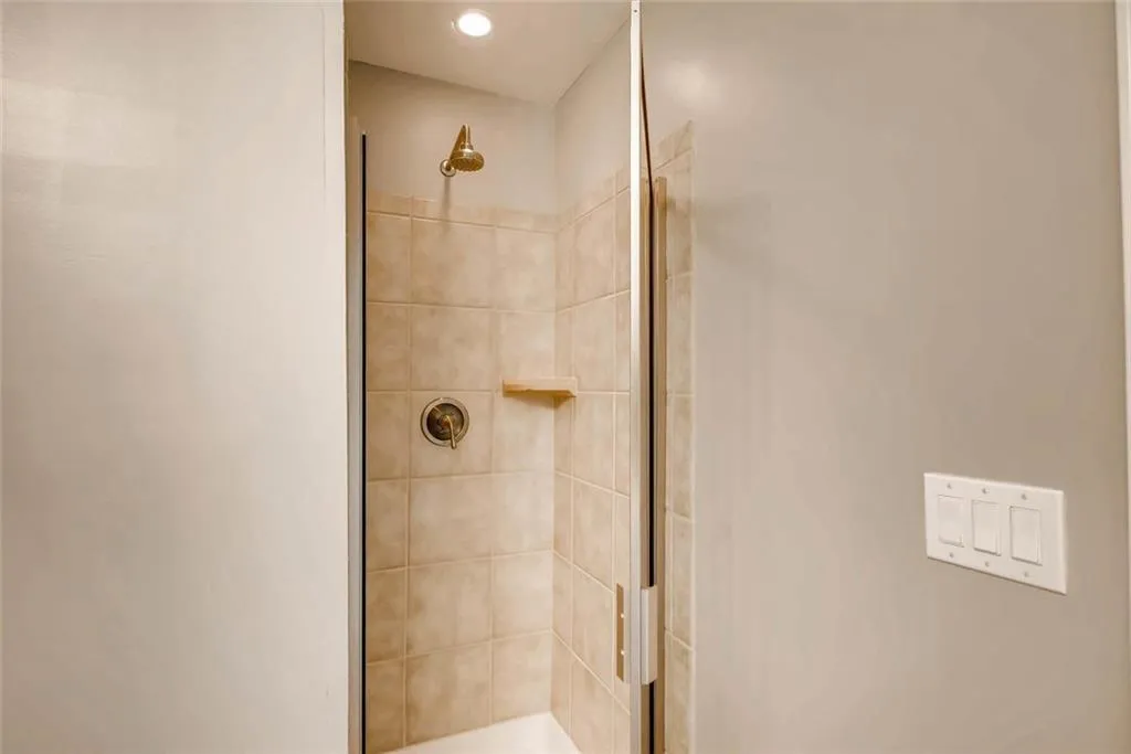 37 High Top Road Unit 13, Atlanta, Georgia 30328, 3 Bedrooms Bedrooms, ,3 BathroomsBathrooms,Residential,Sold,37 High Top Road Unit 13,6030250