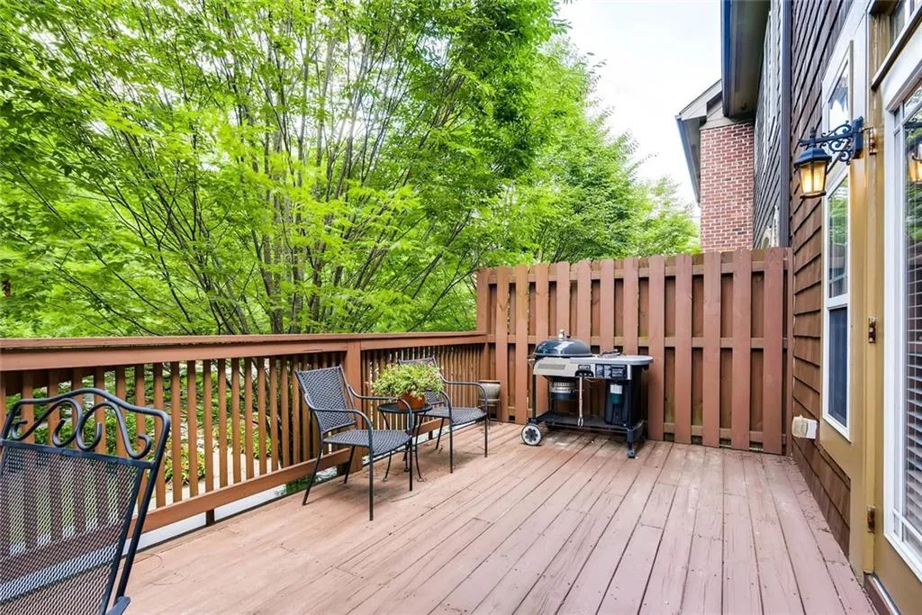 37 High Top Road Unit 13, Atlanta, Georgia 30328, 3 Bedrooms Bedrooms, ,3 BathroomsBathrooms,Residential,Sold,37 High Top Road Unit 13,6030250