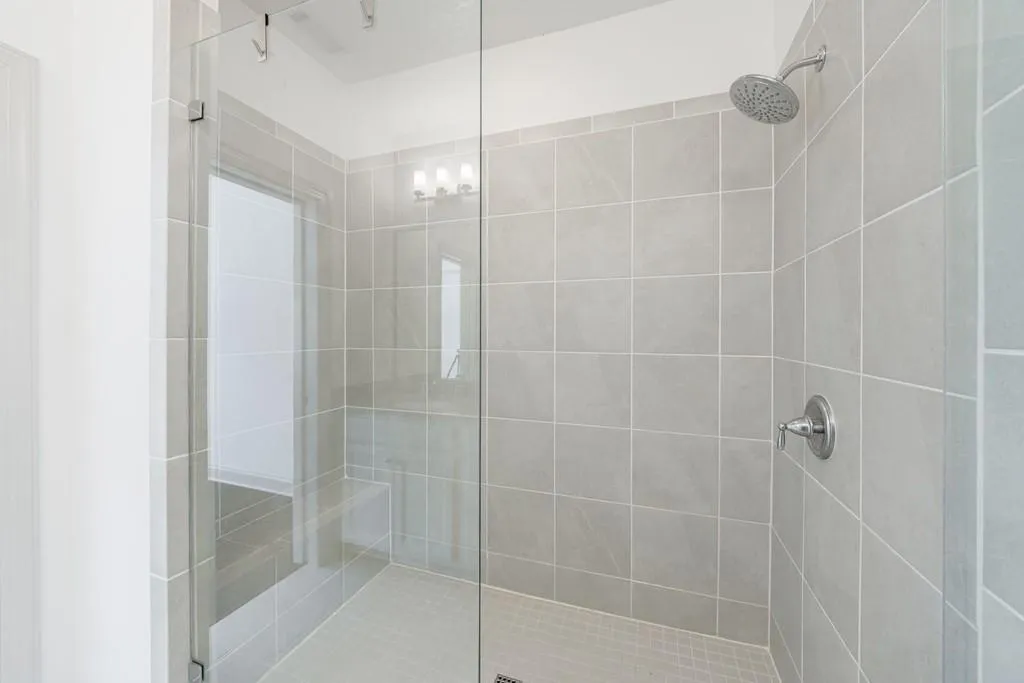 Primary bath with frameless shower
