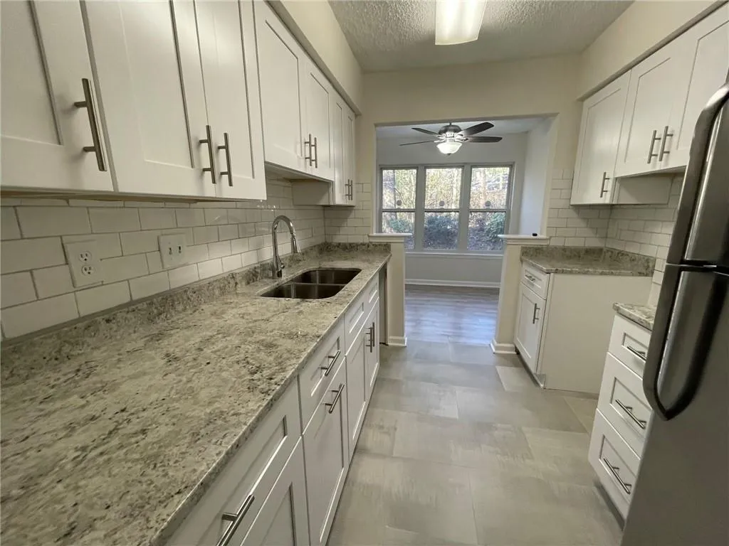 2002 Huntingdon Chase, Sandy Springs, Georgia 30350, 2 Bedrooms Bedrooms, ,2 BathroomsBathrooms,Residential,Sold,2002 Huntingdon Chase,7001493