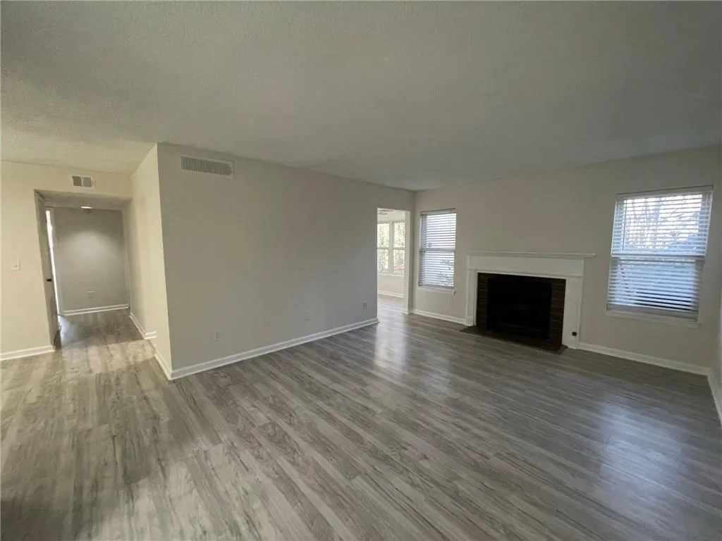 2002 Huntingdon Chase, Sandy Springs, Georgia 30350, 2 Bedrooms Bedrooms, ,2 BathroomsBathrooms,Residential,Sold,2002 Huntingdon Chase,7001493