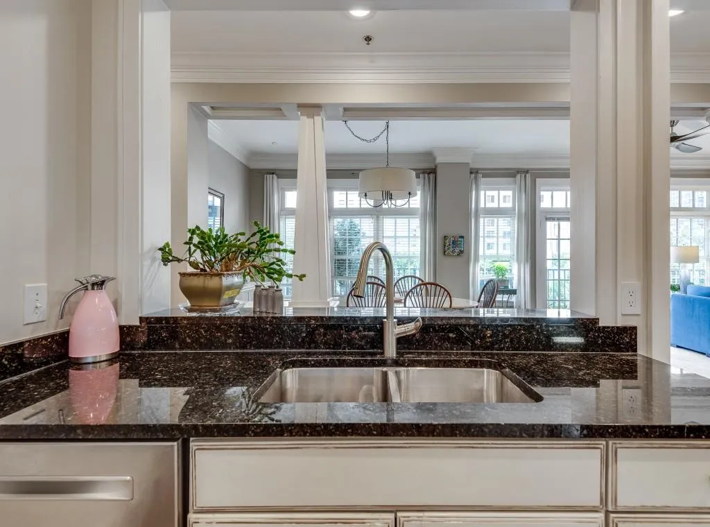 77 Peachtree Place Ne Unit 409, Atlanta, Georgia 30309, 2 Bedrooms Bedrooms, ,2 BathroomsBathrooms,Residential,For Sale,77 Peachtree Place Ne Unit 409,7660275