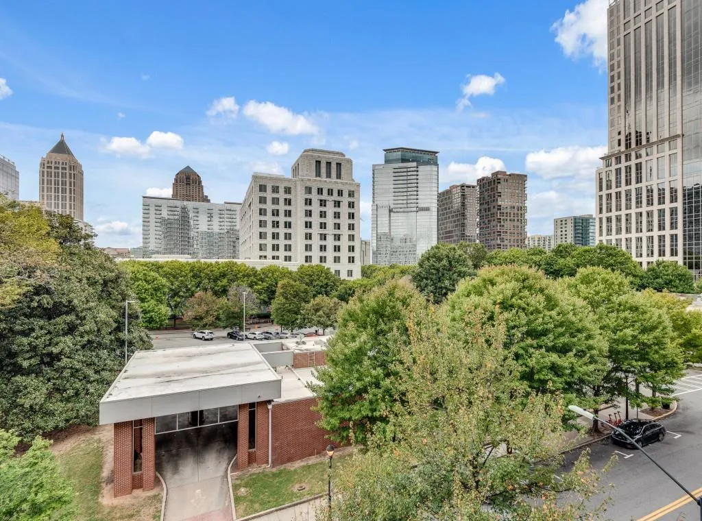 77 Peachtree Place Ne Unit 409, Atlanta, Georgia 30309, 2 Bedrooms Bedrooms, ,2 BathroomsBathrooms,Residential,For Sale,77 Peachtree Place Ne Unit 409,7660275