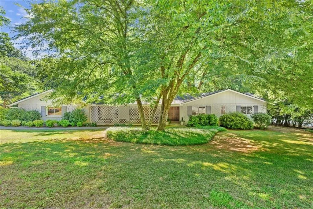 5255 Mount Vernon Parkway Nw, Atlanta, Georgia 30327, 5 Bedrooms Bedrooms, ,3 BathroomsBathrooms,Residential,Sold,5255 Mount Vernon Parkway Nw,7411771