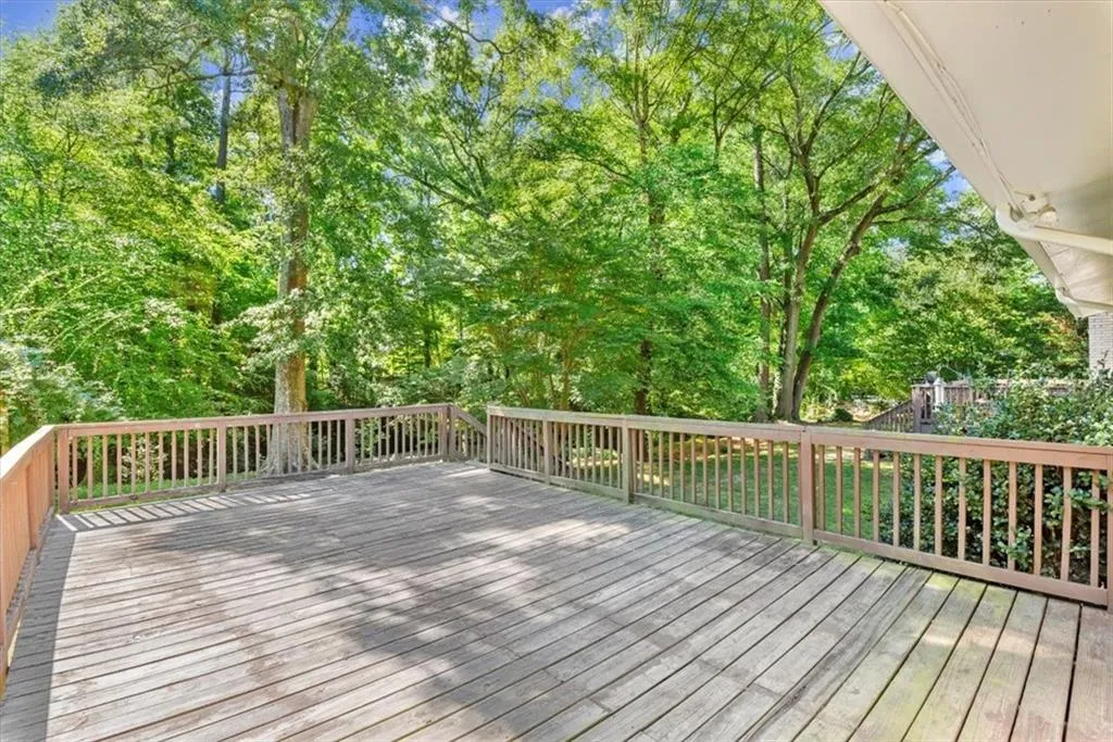 Lots of outdoor entertainment space