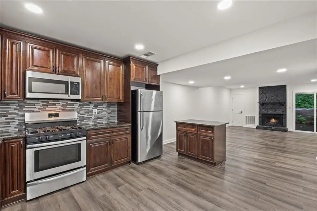 512 Northridge Crossing Drive, Atlanta, Georgia 30350, 2 Bedrooms Bedrooms, ,2 BathroomsBathrooms,Residential,Sold,512 Northridge Crossing Drive,7248745