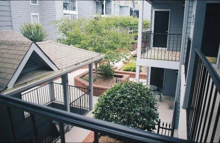 636 Granville Court, Atlanta, Georgia 30328, 2 Bedrooms Bedrooms, ,2 BathroomsBathrooms,Residential,Sold,636 Granville Court,6773192