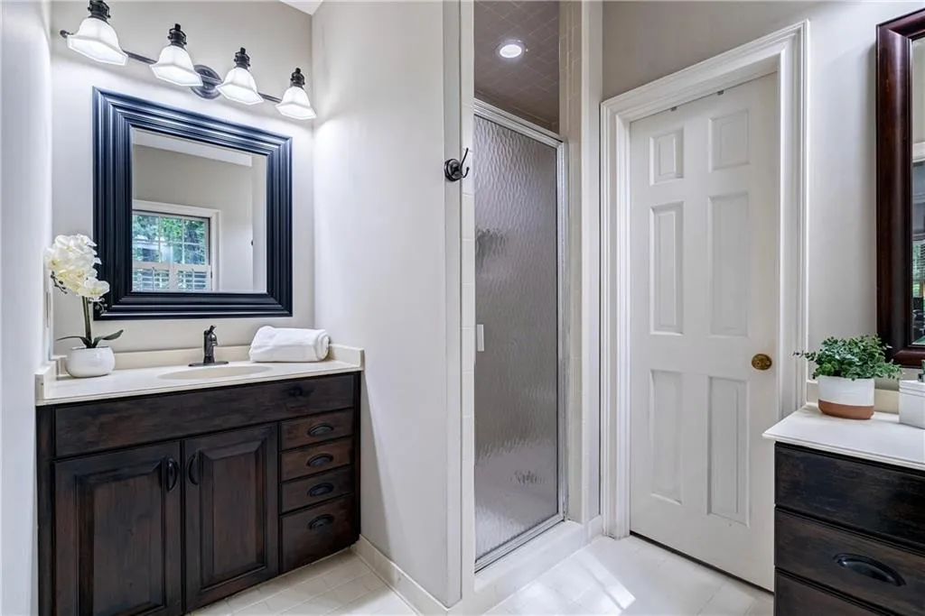 960 Winding Creek Trail, Atlanta, Georgia 30328, 5 Bedrooms Bedrooms, ,5 BathroomsBathrooms,Residential,Sold,960 Winding Creek Trail,6734647