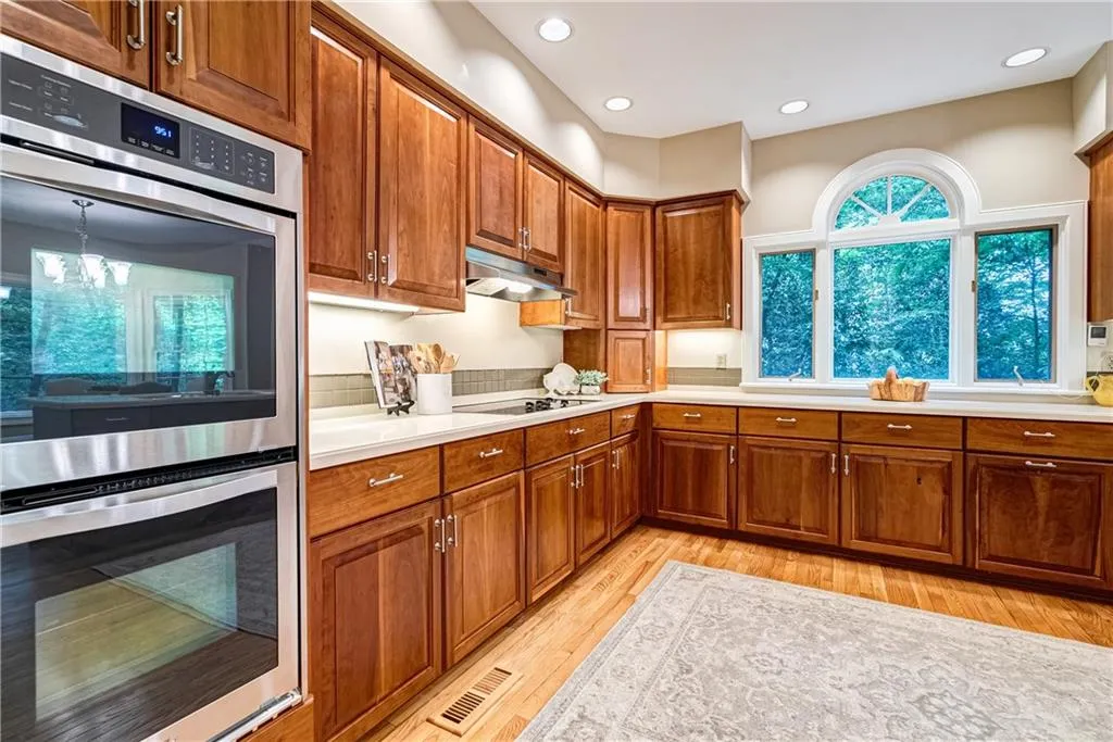 960 Winding Creek Trail, Atlanta, Georgia 30328, 5 Bedrooms Bedrooms, ,5 BathroomsBathrooms,Residential,Sold,960 Winding Creek Trail,6734647