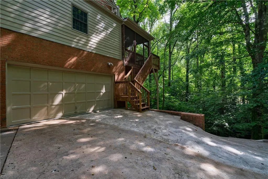 960 Winding Creek Trail, Atlanta, Georgia 30328, 5 Bedrooms Bedrooms, ,5 BathroomsBathrooms,Residential,Sold,960 Winding Creek Trail,6734647